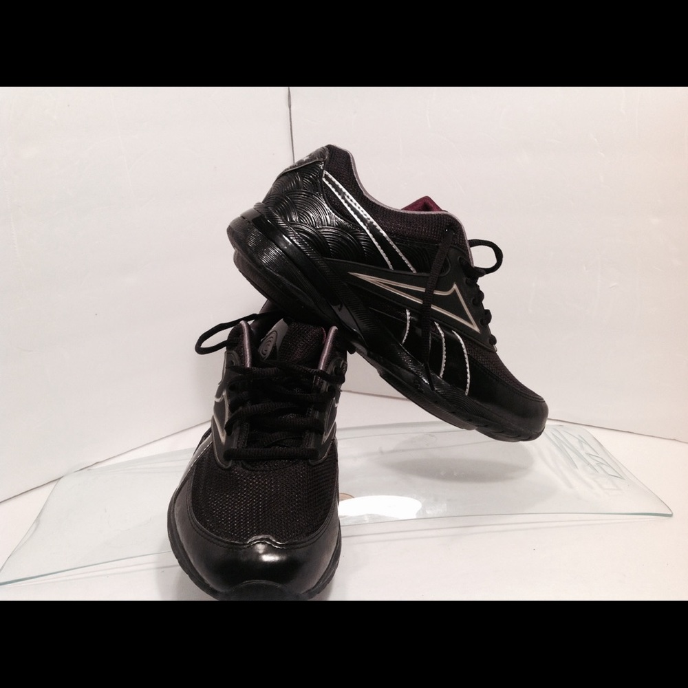 Reebok Easytone size 8